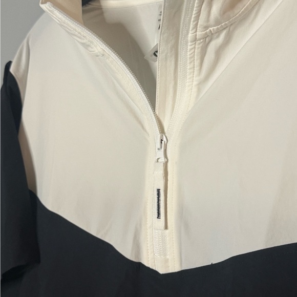 Mono B Black and White Half Zip Jacket - Size M - Picture 2 of 5